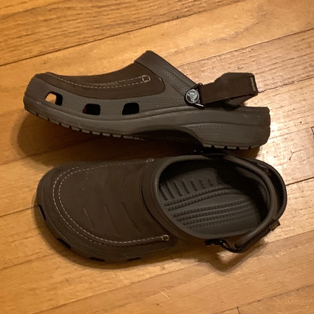 CROCS Brown Yukon Vista Clogs